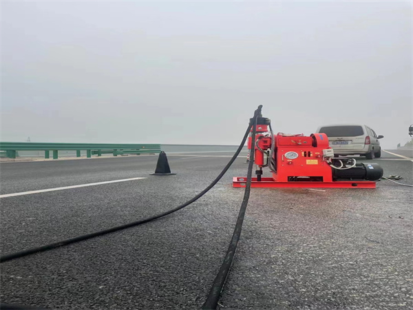 安龙马路路基路面开裂下沉注浆加固灌浆